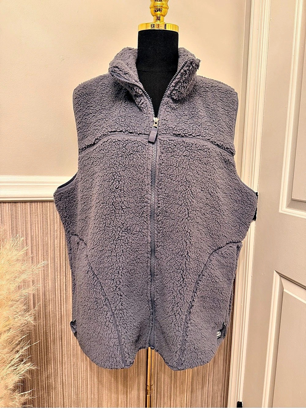 Eddie Bauer Womens 2XL Gray Sherpa Fleece Full Zip Vest 6169 NWT